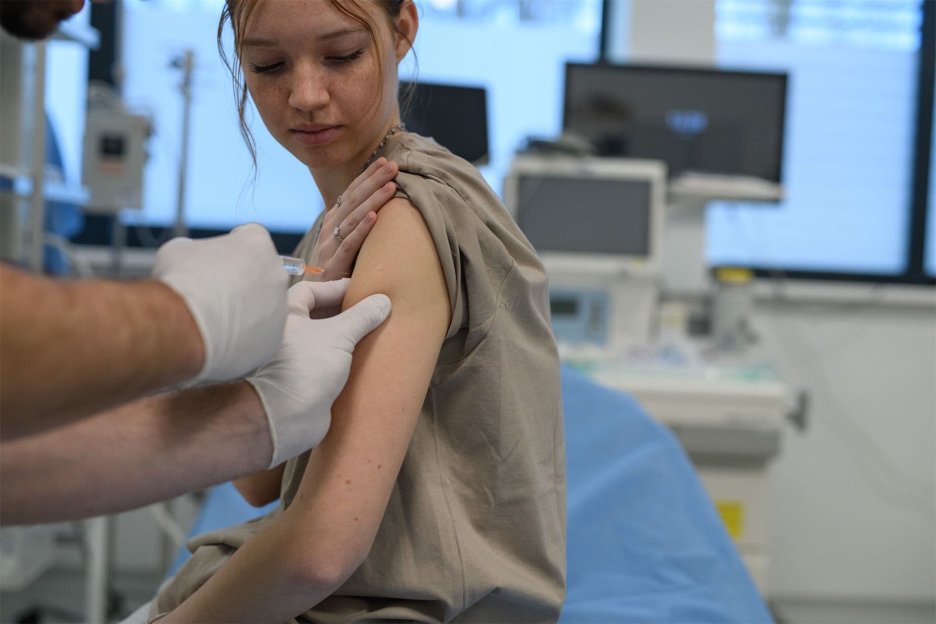 HPV Aşısı Nedir Kimlere Yapılır, Yan Etkileri Nelerdir?